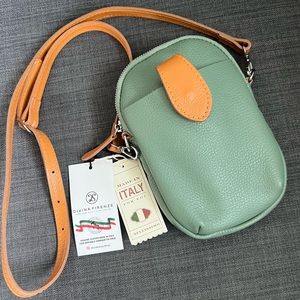 NWT DIVINA FIRENZE PHONE SMALL CROSSBODY BAG PURSE ITALIAN LEATHER
